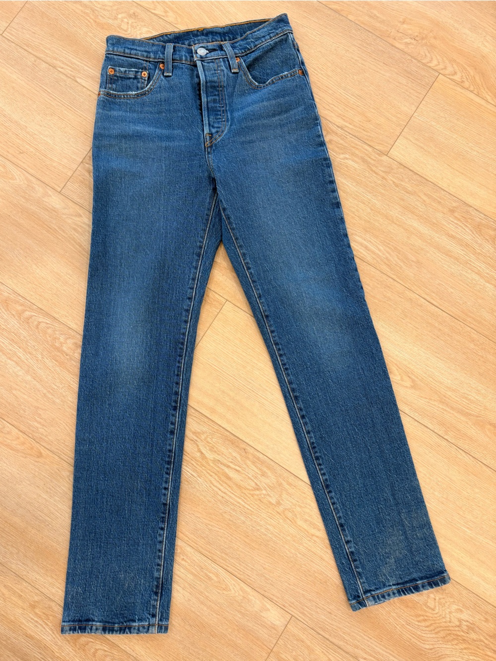 Levi's Women's 501 original Jeans in Medium Blue Wash